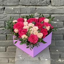Цветочная композиция из Розы в коробке в Сосново Ленинградская область