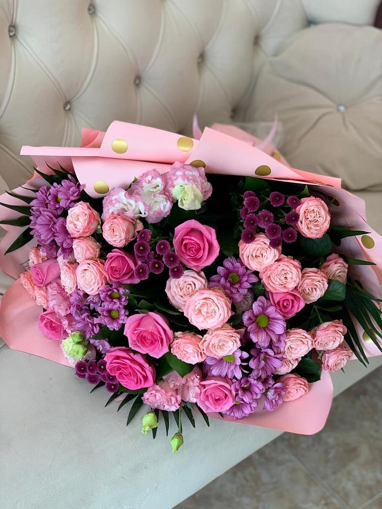 Букет цветов из: Хризантемы, Розы и Лизиантусы в Сосново Ленинградская область