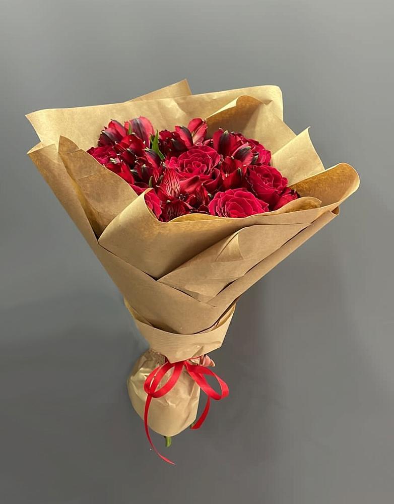 Букет цветов из: Альстромерии и Розы в Сосново Ленинградская область