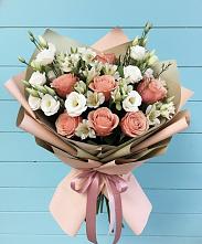 Букет цветов из:  Розы, Альстромерии и Лизиантусы в Сосново Ленинградская область