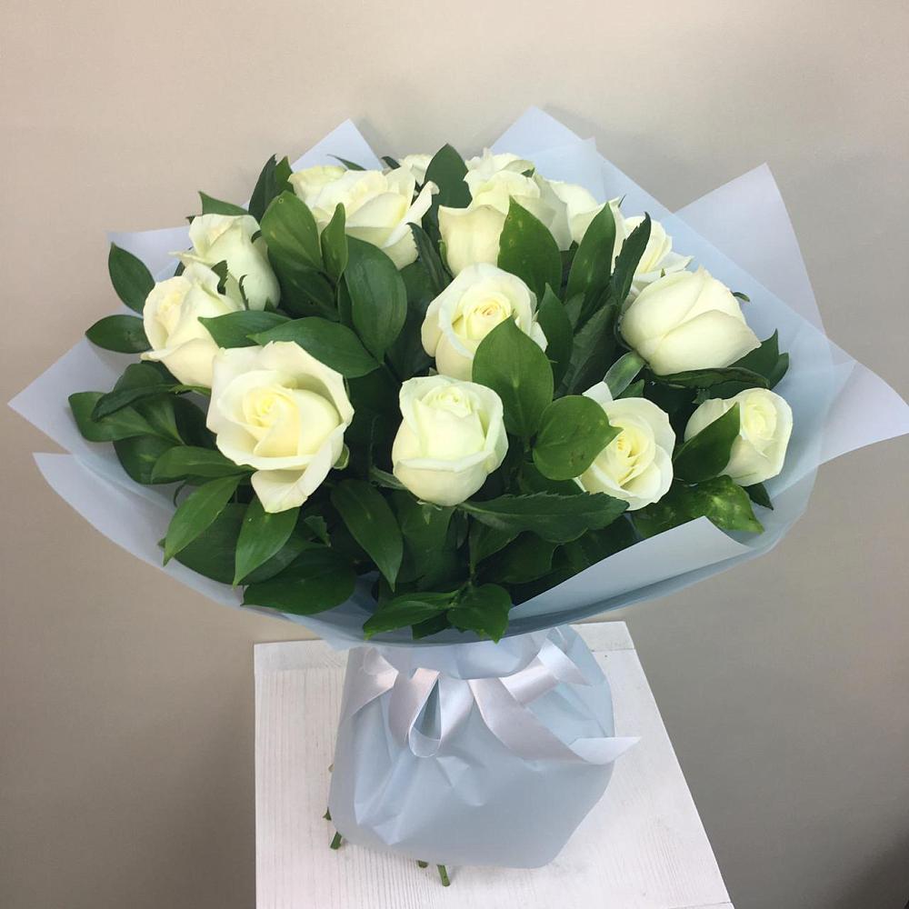 Букет 15 Белых роз Проуд в Сосново Ленинградская область