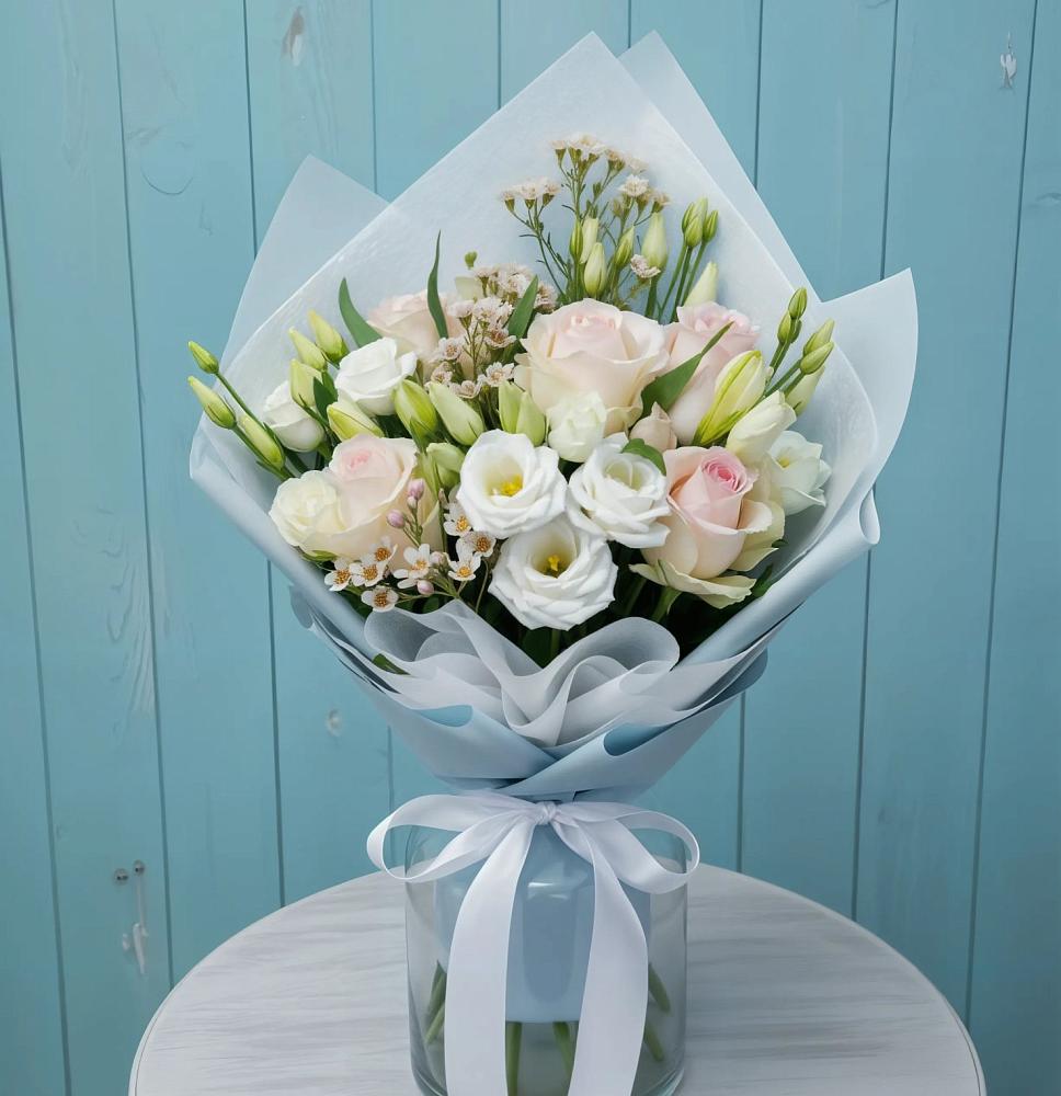 Букет цветов из: Розы и Лизиантусы в Сосново Ленинградская область