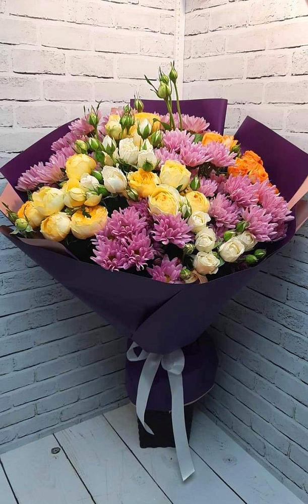 Букет цветов из: Хризантемы и Розы в Сосново Ленинградская область