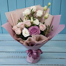 Букет цветов из:  Розы и Лизиантусы в Сосново Ленинградская область