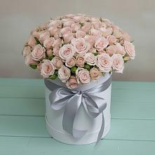 Цветочная композиция из Розы в шляпной коробке в Сосново Ленинградская область