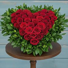 Цветочная композиция из Розы в виде сердца в Сосново Ленинградская область