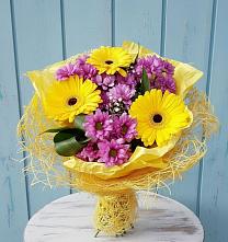Букет цветов из:  Хризантемы и Герберы в Сосново Ленинградская область
