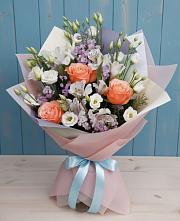 Букет цветов из:  Лизиантусы, Розы, Альстромерии и Гипсофила в Сосново Ленинградская область