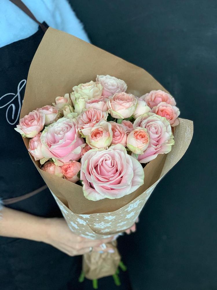 Букет цветов из: Хризантемы и Розы в Сосново Ленинградская область