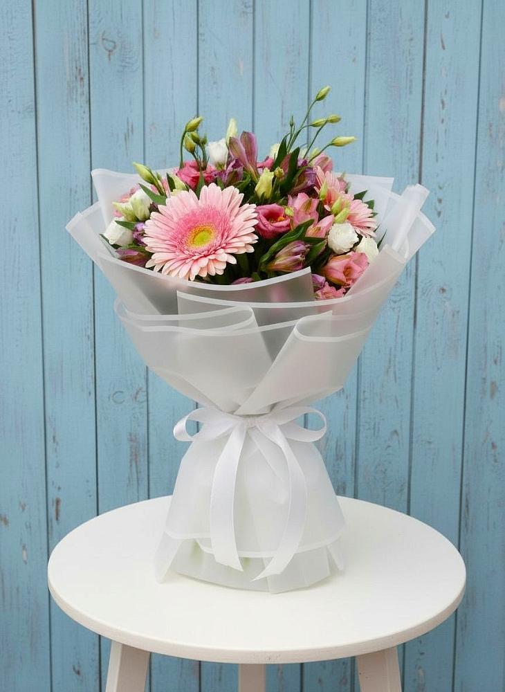 Букет цветов из: Герберы, Альстромерии и Лизиантусы в Сосново Ленинградская область