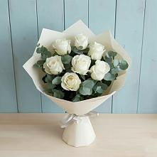 Букет Белые розы в Эвкалипте в Сосново Ленинградская область