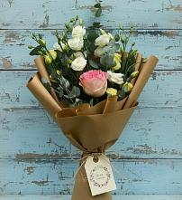 Букет цветов из:  Розы и Лизиантусы в Сосново Ленинградская область
