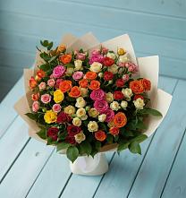 Букет Микс из разноцветных кустовых роз в Сосново Ленинградская область