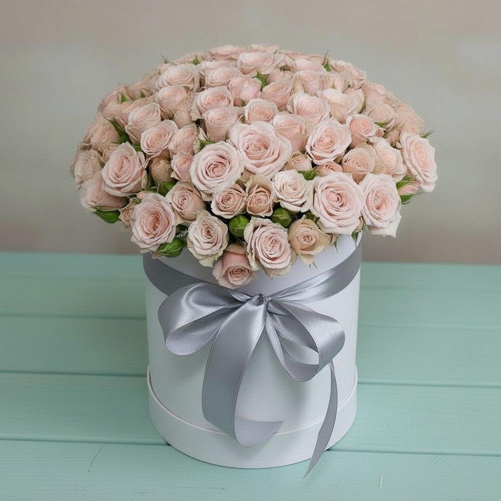 Цветочная композиция из Розы в шляпной коробке в Сосново Ленинградская область